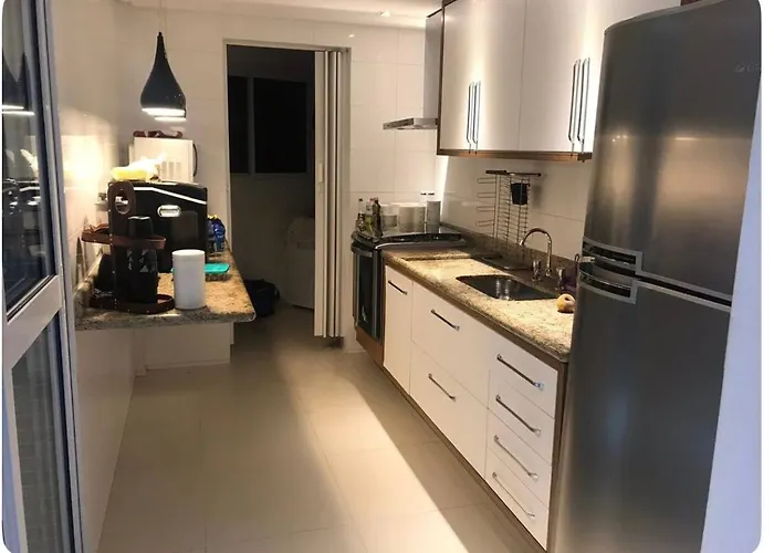 Apt Terreo Com Quintal Praia De Enseada Lazer Total Guarujá